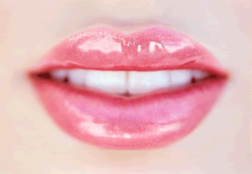 При постоянном использовании бальзама губы становятся потрясающе здоровыми на вид и по ощущениям